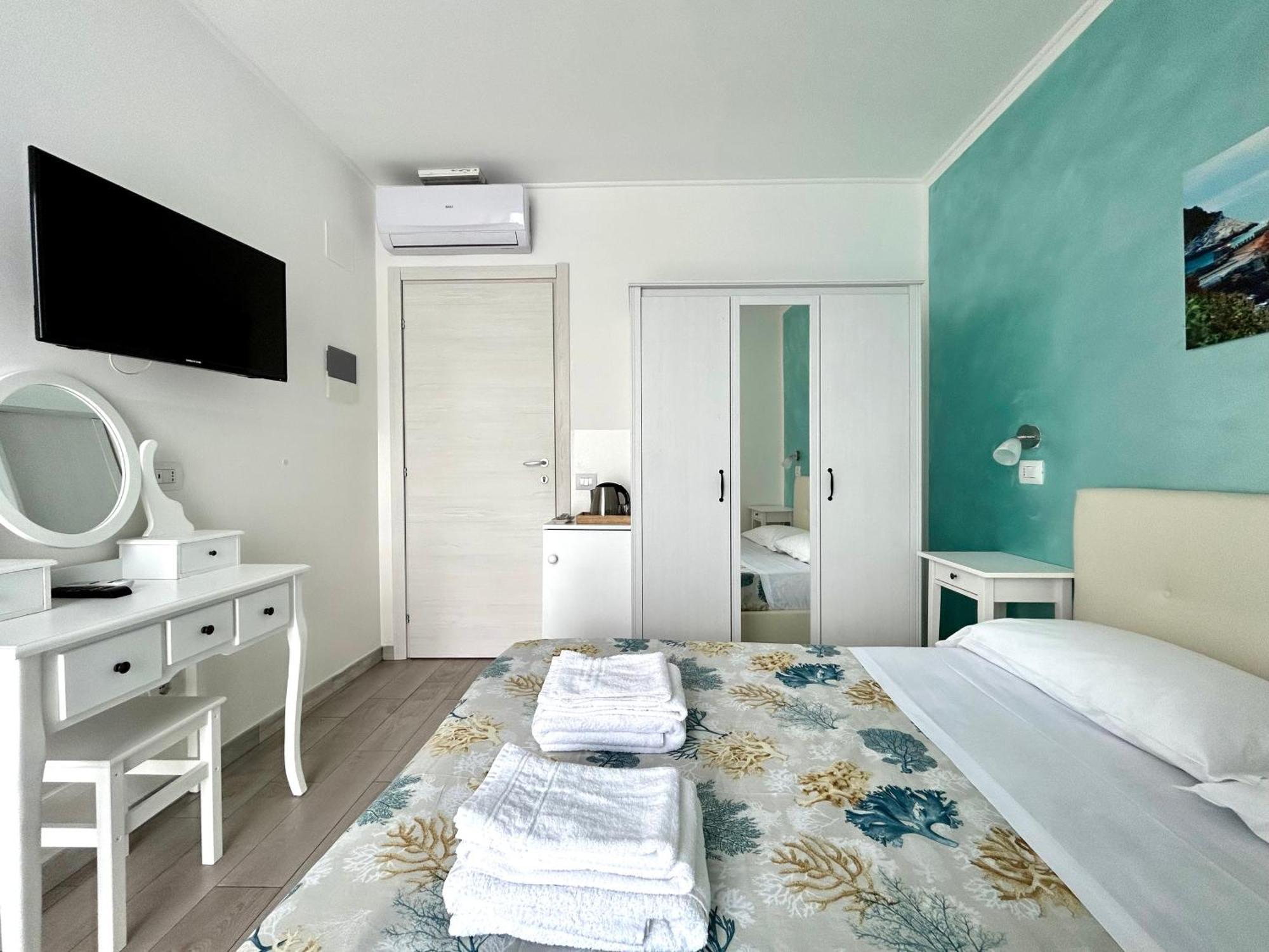 Fezzano / Portovenere Stilish Double Rooms With Sea View, Balcony Or Small Courtyard Exteriör bild