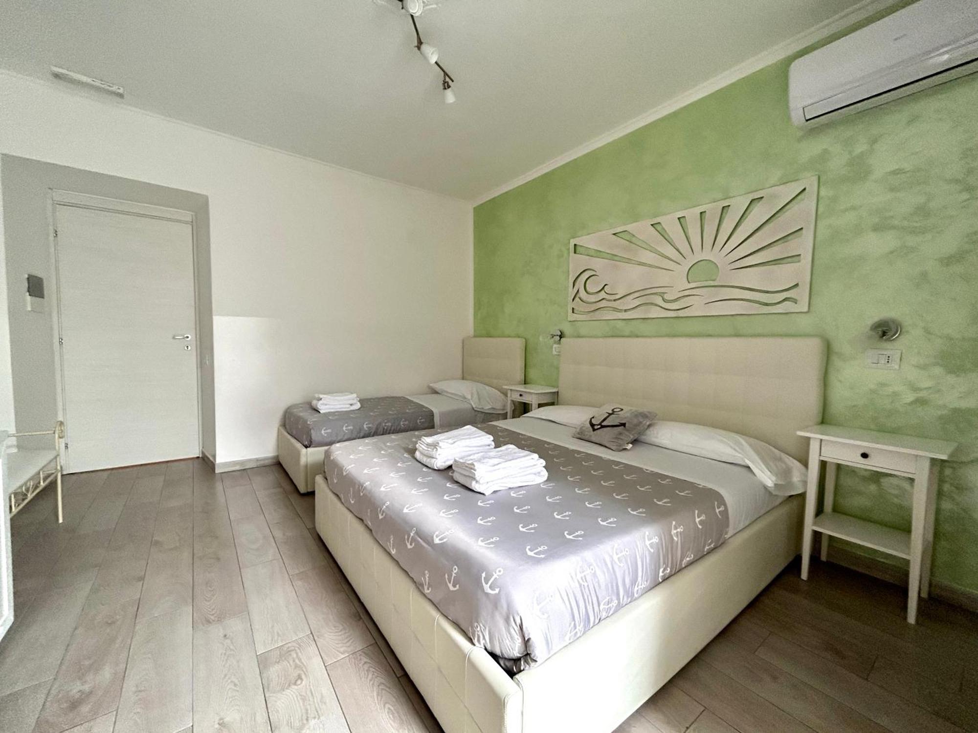 Fezzano / Portovenere Stilish Double Rooms With Sea View, Balcony Or Small Courtyard Exteriör bild